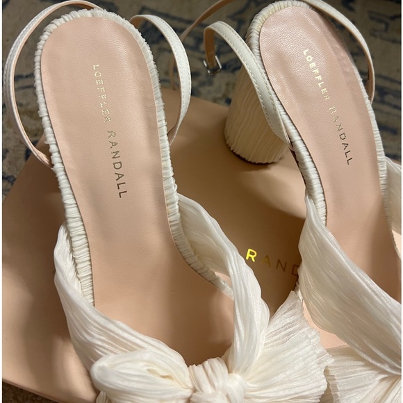 Loeffler Randall Camellia Pearl White Bow Sandals Heels size 10 - Picture 6 of 9